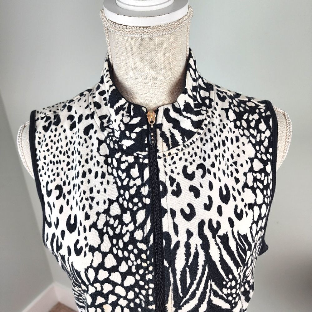 KORET WOMENS VEST BLACK AND WHITE GEO PATTERN SIZE MEDIUM - Picture 2 of 7